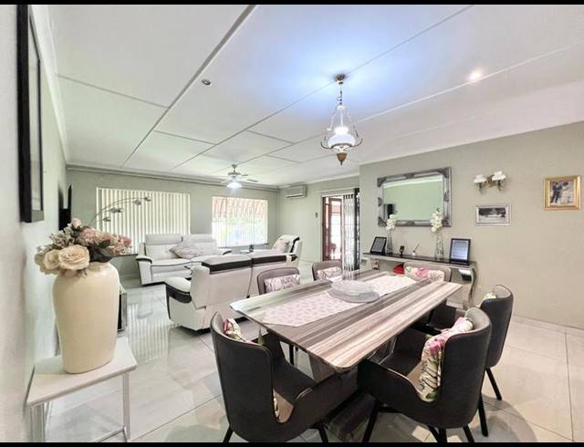 3 BEDROOM COMPLEX FOR SALE IN SCOTTSVILLE